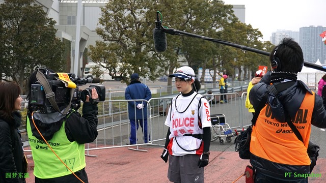 陪跑女警