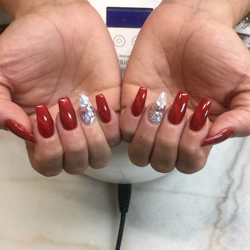 Phalla Nails & Spa logo