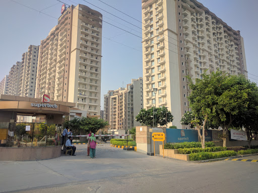 Supertech Czar, Near Honda Ceal Company, Omicron I, Sector H, Greater Noida, Uttar Pradesh 201310, India, Apartment_Building, state UP