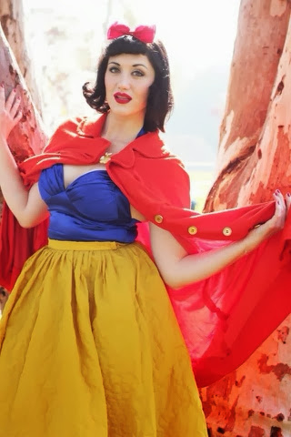 The Lady Damfino: Snow White loves the Outdoors... Or so i've heard.