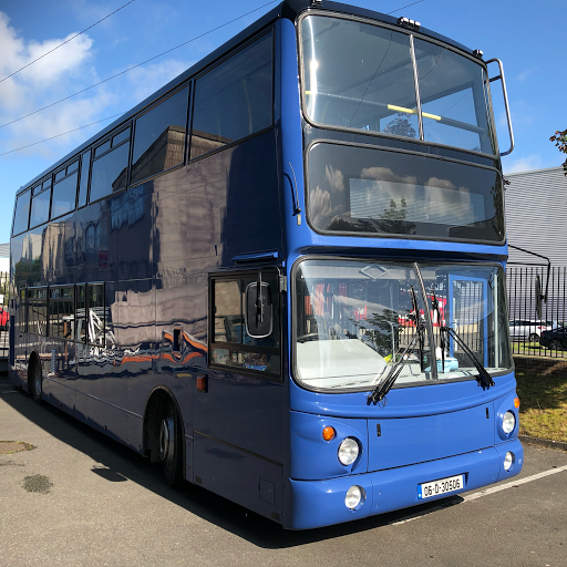 SilverLining Coach Hire logo