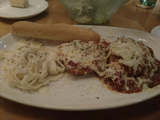 Italian Restaurant «Olive Garden», reviews and photos, 20 S Colonial Dr #8, Alabaster, AL 35007, USA