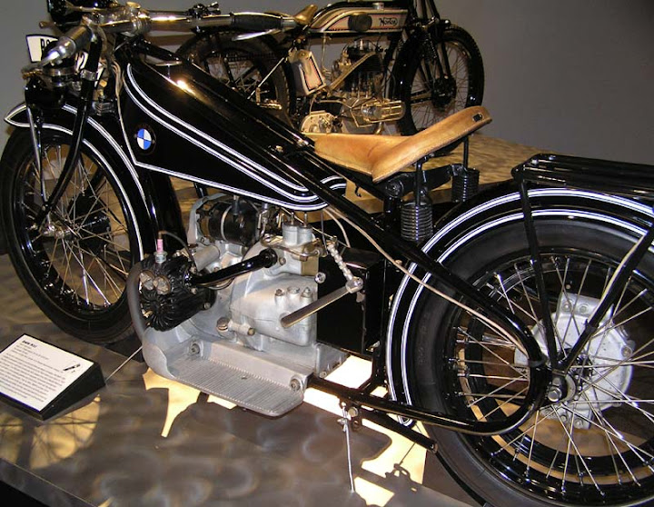 1923_BMW_R32_(1)_-_The_Art_of_the_Motorc