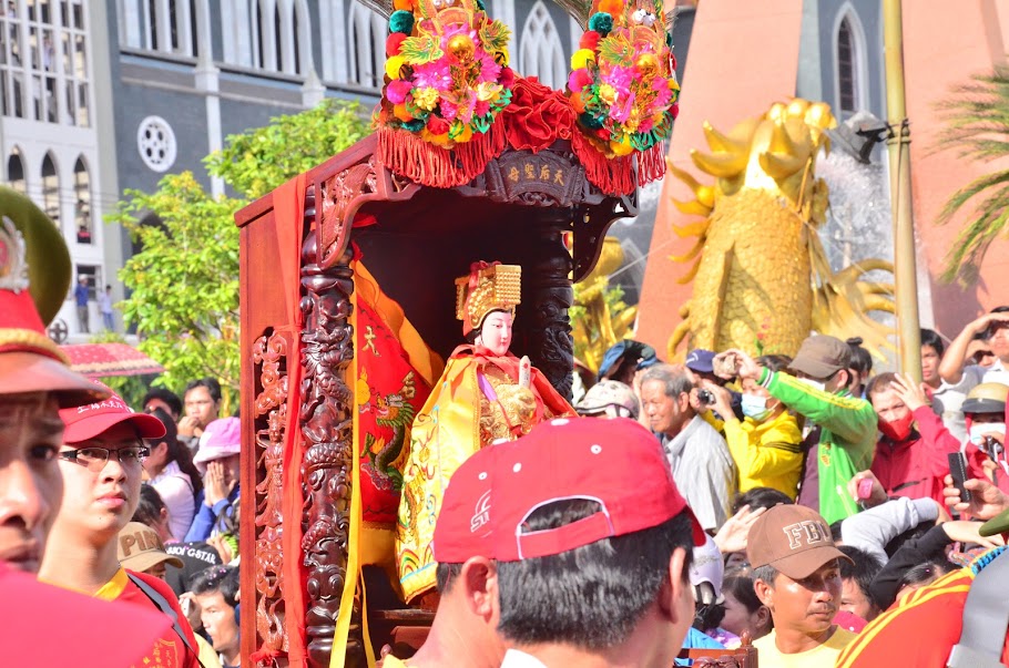 Lễ rước kiệu Thiên Hậu Thánh Mẫu - Bình Dương ( 2013) - 14