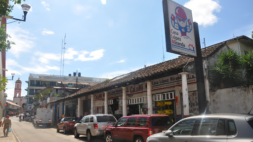 Casa López Miranda SA de CV Tienda Matriz, 16 de Septiembre #45, Centro, 95700 San Andrés Tuxtla, Ver., México, Tienda de azulejos | VER