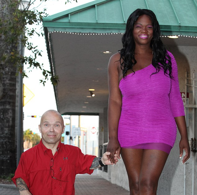 Record-breaking dwarf bodybuilder finds love with 6'3'-tall transgender ...