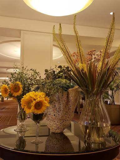 beautiful flowers! 6 Reasons to Stay at Montreal's Fairmont the Queen Elizabeth