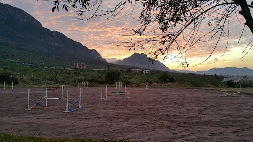 Escuela Hipico La Sierra, Ticoman 1114, Zona Valle Poniente, San Pedro Garza García, N.L., México, Escuela hípica | NL