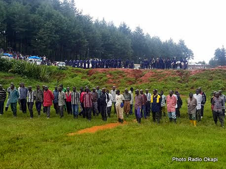 (Illustration) Des ex-combattants des FDLR qui se sont déjà volontairement rendus à la Monusco au Sud-Kivu, lors de la cérémonie de reddition le 28 décembre 2014. Photo Monusco/Serge Kasanga
