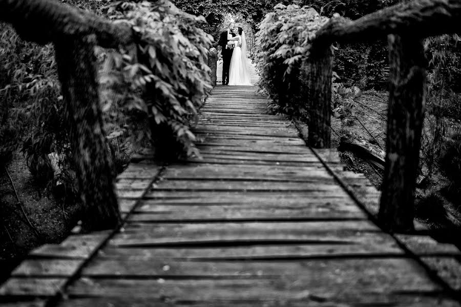 Fotografo di matrimoni Vali Matei (matei). Foto del 1 ottobre 2014