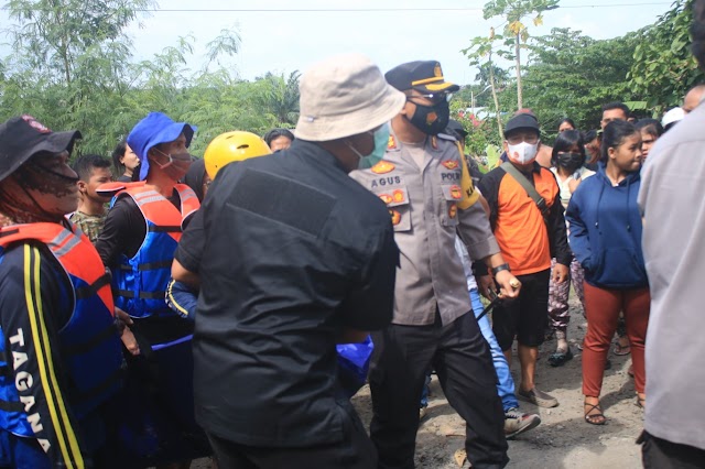 Kapolres Tebing Tinggi Pimpin Evakuasi Jenazah Bocah Hanyut di Sungai Padang 