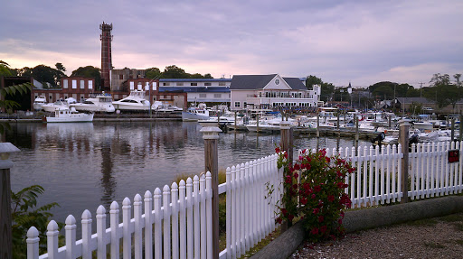 Seafood Restaurant «Lobster Shack», reviews and photos, 7 Indian Neck Ave, Branford, CT 06405, USA