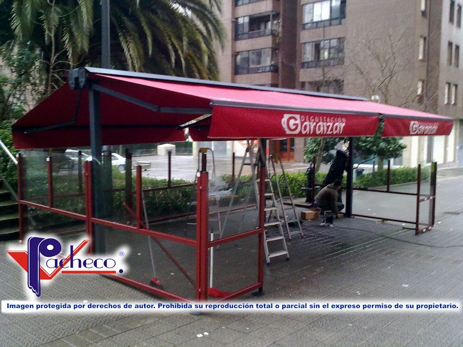 Toldo extensible doble en Favara