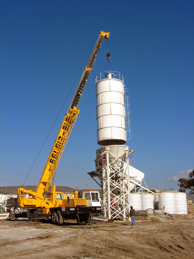 GRUAS , SERVICIOS INDUSTRIALES CIRSA, Manuel Pérez Yañez 2416, Amp Lucio Blanco, 22710 Rosarito, B.C., México, Empresa de alquiler de grúas | BC