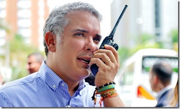 El Presidente Duque saludó hoy a los integrantes de la Red de Participación Cívica en Medellín. “Me complace mucho saludarlos y vamos para adelante. ‘El que la hace la paga’. ¡Con toda, muchachos!”, señaló por radioteléfono.