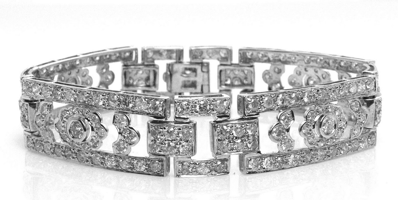 A gorgeous diamond bracelet