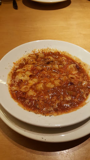 Italian Restaurant «Olive Garden», reviews and photos, 600 Glynn Isle, Brunswick, GA 31525, USA