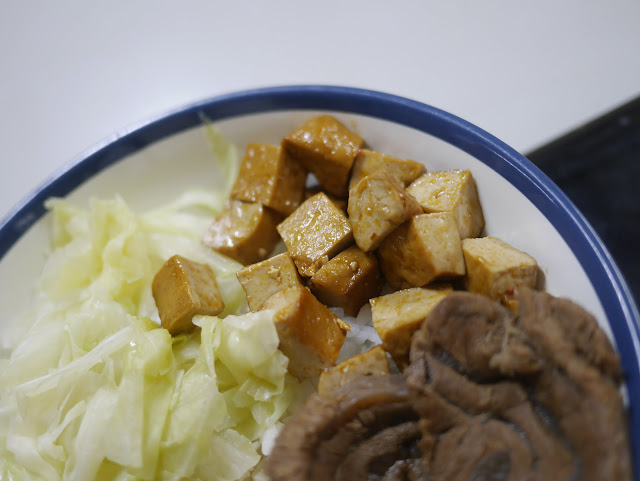 【食記】台中洪廚全麥麵餃飯館@西區捷運BRT科博館 : 麵餃全麥讓你吃得更健康?口感獨特的全麥製品...牛肉不推 中式 便當/快餐 區域 午餐 台中市 台式 捷運美食MRT&BRT 晚餐 西區 飲食/食記/吃吃喝喝 麵食類 