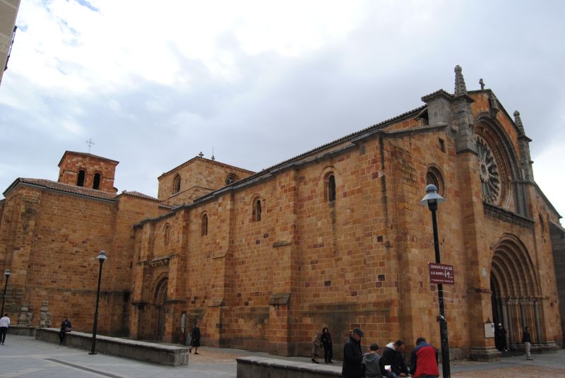 De una escapada a Ávila y Segovia - Blogs de España - 18/10- Ávila: De iglesias y palacios rodeadas por una enorme Muralla (14)