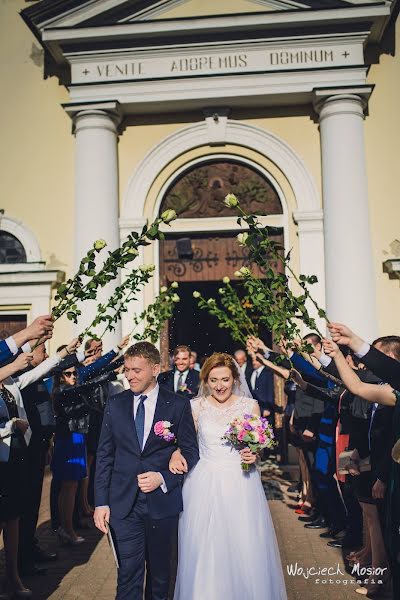 Jurufoto perkahwinan Wojtek Mosior (fotografiawmos). Foto pada 20 April 2023