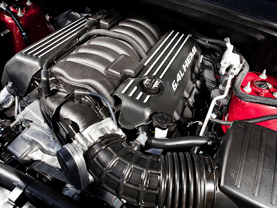 Jeep-Grand_Cherokee_SRT8_2012_1600x1200_Engine