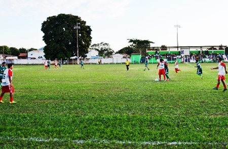 Etapa do Campeonato Municipal Futebol esquentou o domingo em Rosário Oeste