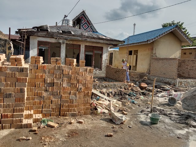 "MD" Suami Camat Dolok Batu Nanggar  Disinyalir Bangun dan Kelola 4 Kios di Bekas Lahan Tumpukan Sampah 