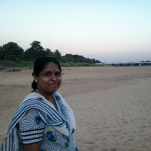 Girija Nair Photo 15