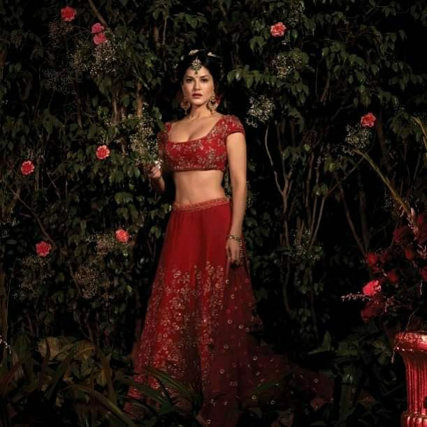 Sunny Leone in Beautiful Indian Dresses