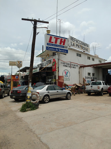 Refaccionaria La Patrona, Carretera Internacional Km. 34.5, Centro, 70413 Tlacolula de Matamoros, Oax., México, Mantenimiento y reparación de vehículos | OAX