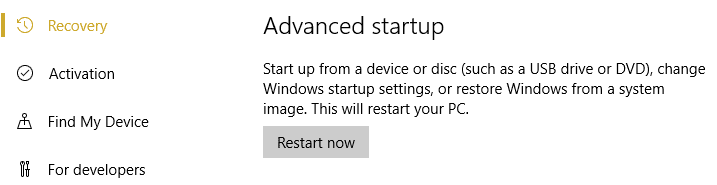 Seleccione Recuperación y haga clic en Reiniciar ahora en Inicio avanzado