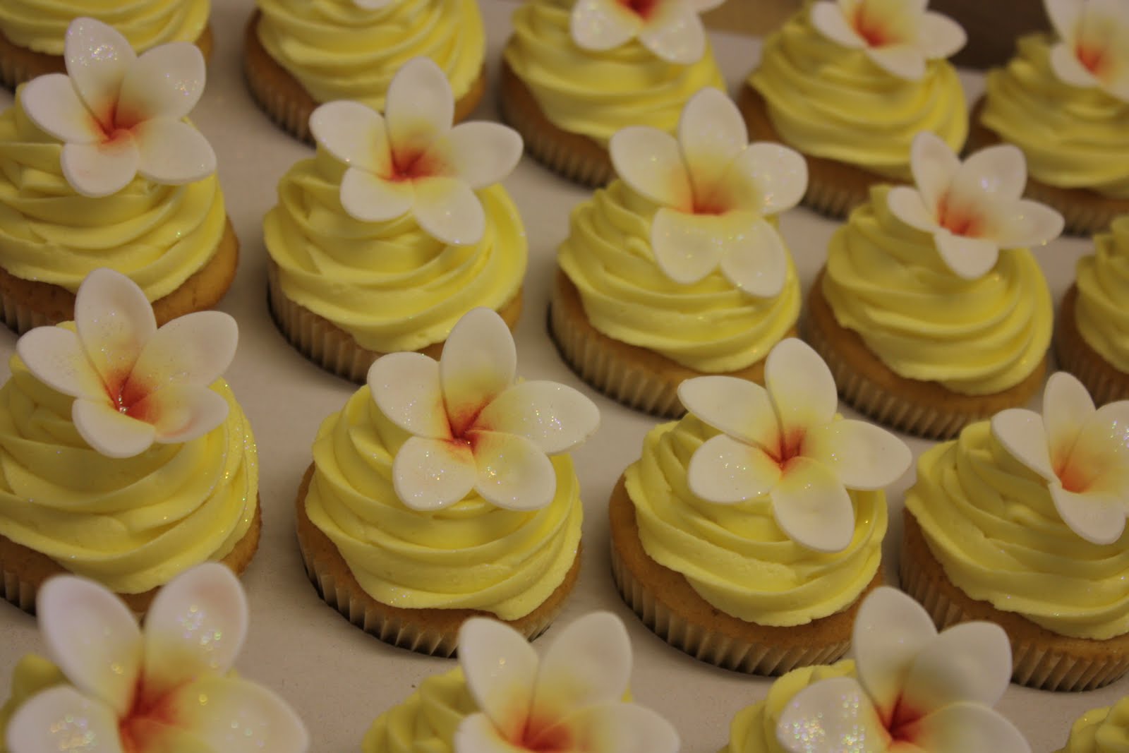 wedding cupcake centerpieces