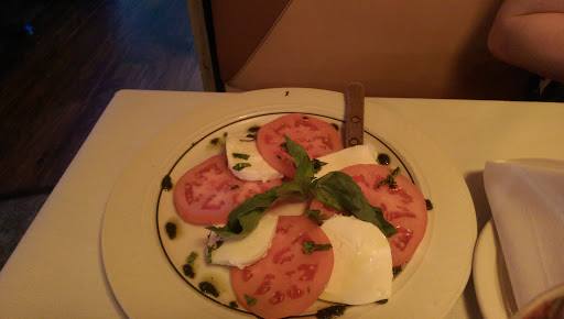 Italian Restaurant «Magdaleno», reviews and photos, 152 Elm St, Wyandotte, MI 48192, USA