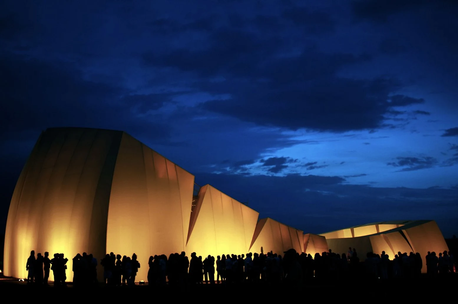 Mozarteum Brasileiro Theater by Valentiny HVP Architects