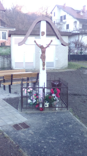 Cross on Crossroads