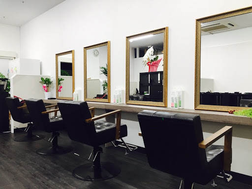 オーガニックハーブ ヘアカラー専門店 Garden 北上尾papa店 日本初のオーガニックハーブヘアカラー専門店です 表参道の美容 師が最高級のカラー剤に独自開発したトリートメントシステムを配合した仕上がりが別格のカラーを低価格で提供しております