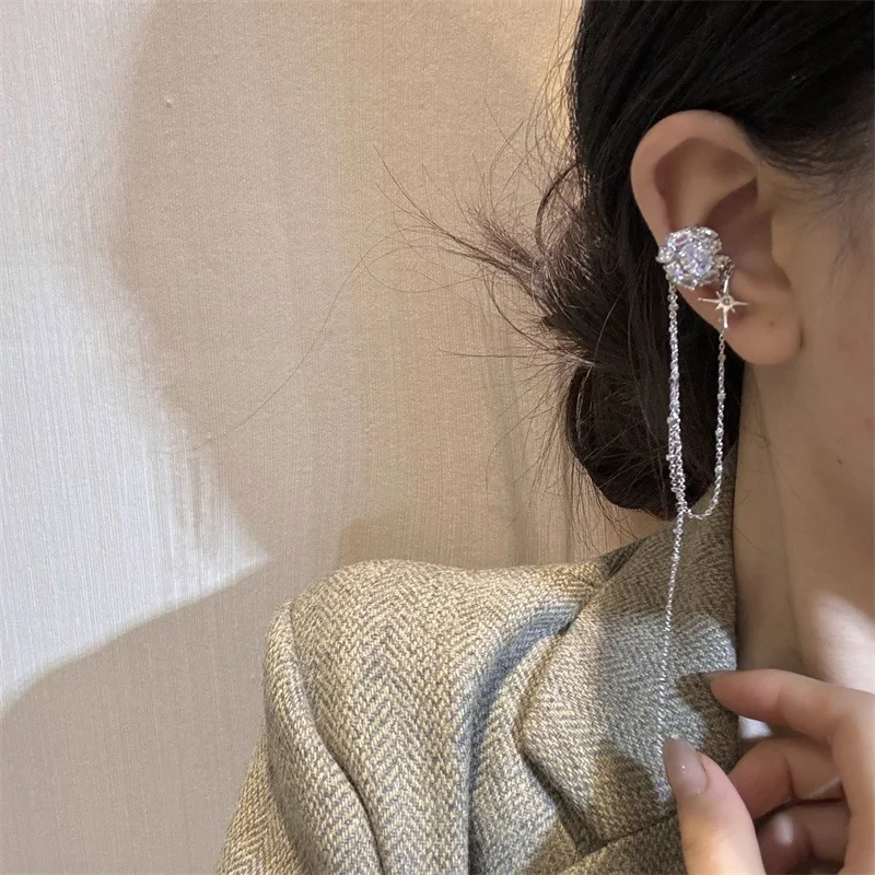 Nischen-Blumentassel-Ohrclip mit Voll-Diamanten, verleiht jedem Outfit Glanz und Glamour für besondere Anlässe.