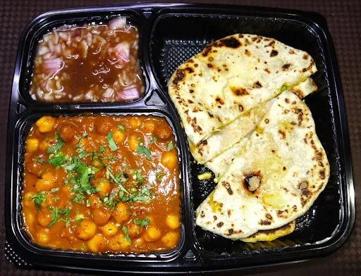 Cheese Kulcha (3pcs) & Chole Masala