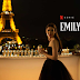 “Emily en parís”: la cautivante serie   del creador de “Sex and The City”