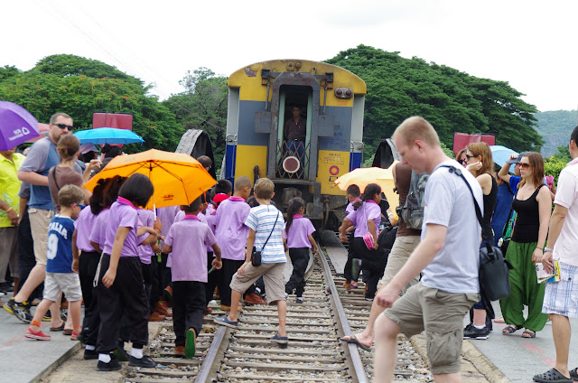 Blog de voyage-en-famille : Voyages en famille, Kanchanaburi : son pont, son centre ville