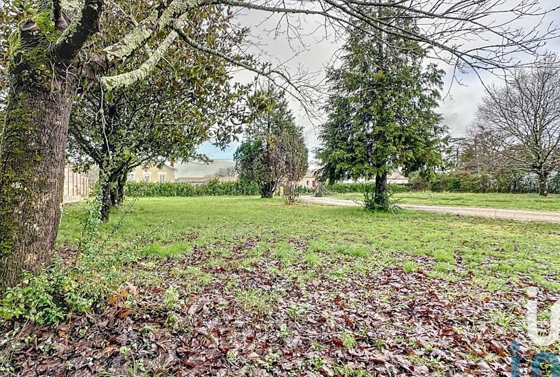  Vente Terrain à bâtir - 873m² à Saint-Seurin-sur-l'Isle (33660) 