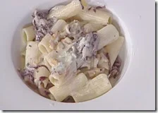 Rigatoni con noci, radicchio e gorgonzola