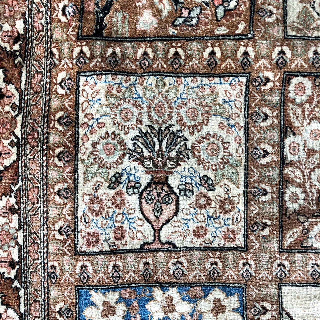 Kheshti Wool Palace Garden Carpet