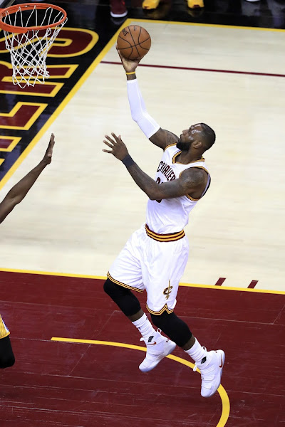 LeBron Cavaliers Come Short Late in Heartbreaking Game 3 Loss