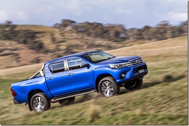 2016-Toyota-Hilux-23