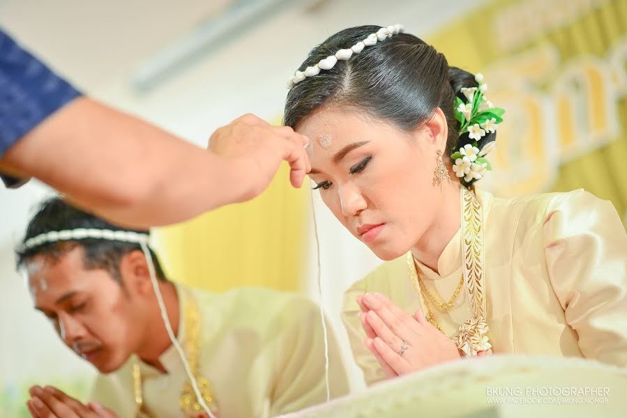 Fotógrafo de casamento Bundit Dechseng (bkungphoto). Foto de 8 de setembro 2020