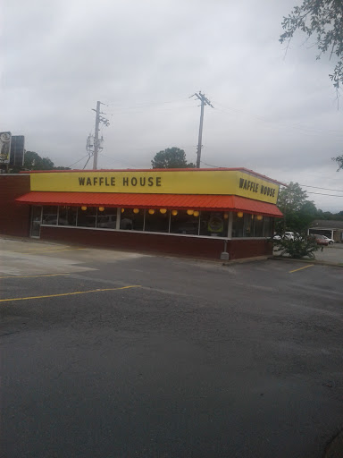 Breakfast Restaurant «Waffle House», reviews and photos, 1220 Rebsamen Park Rd, Little Rock, AR 72202, USA