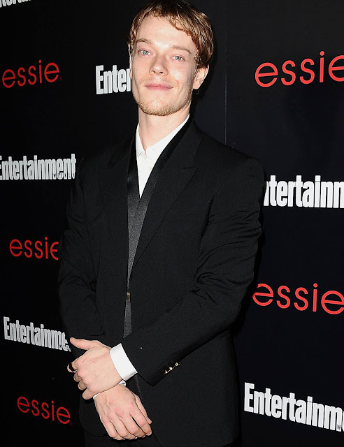 Alfie Allen Profile Pics Dp Images