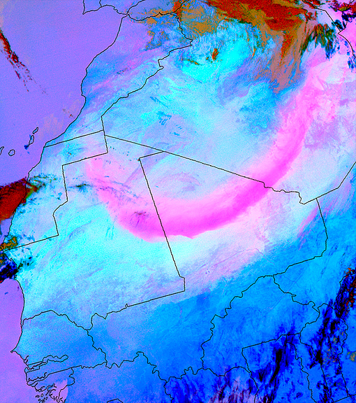 Una extensa tormenta de arena recorrió la semana pasda el Desierto del Sahara