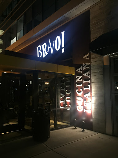 Italian Restaurant «BRAVO Cucina Italiana», reviews and photos, 3825 Edwards Rd, Cincinnati, OH 45209, USA